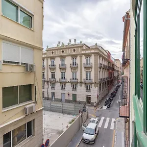 https://livemalaga-panaderos-old-town.hotelsinnerja.org
